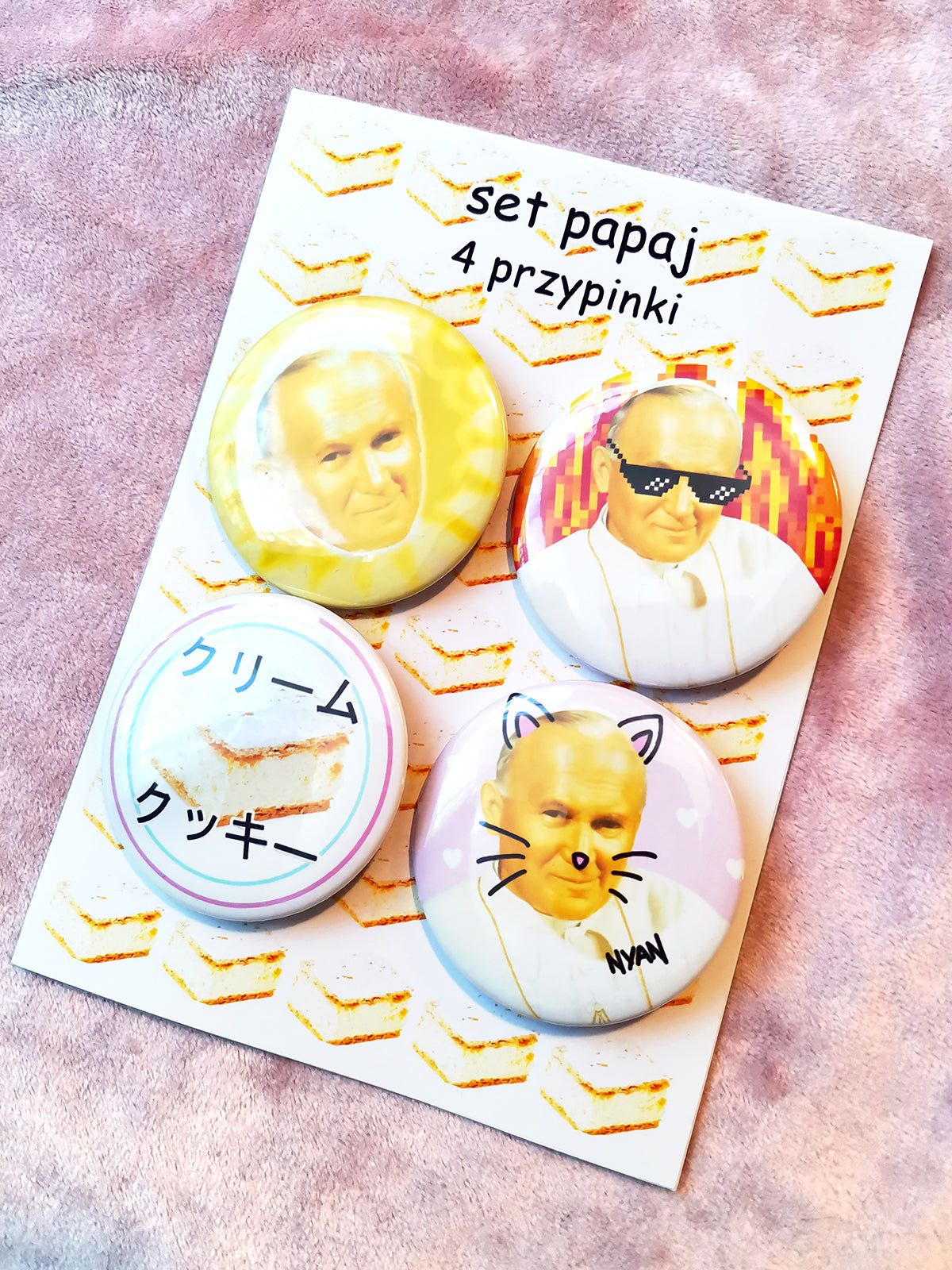 Zestaw przypinek papajskich